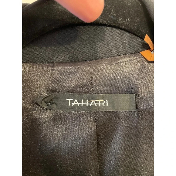 Tahari | Women's Black Blazer Two Button Jacket Lightweight Size 6 - Picture 2 of 6